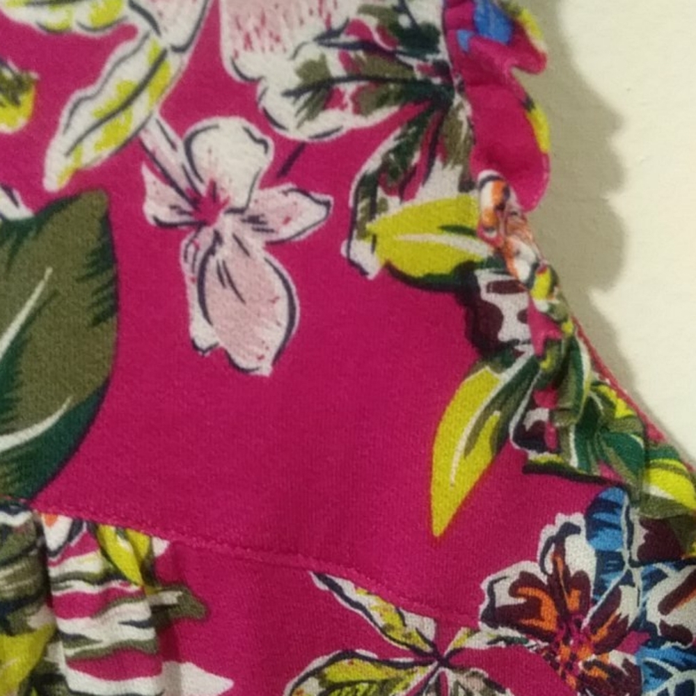 🔥Sale🔥Time and True Women's floral tank top - Picture 2 of 7